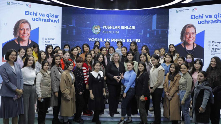 Israeli Ambassador to Uzbekistan Zehavit Ben-Hillel together with students at Webster University in Tashkent, Uzbekistan, November 2021.